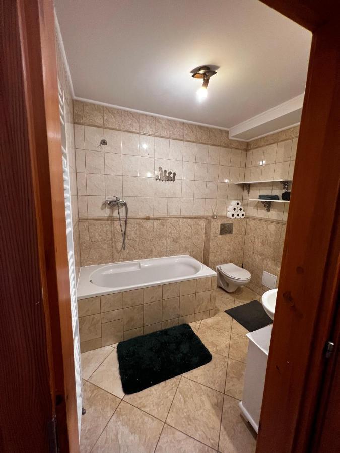 Appartamento Apartman Mw Poprad Esterno foto